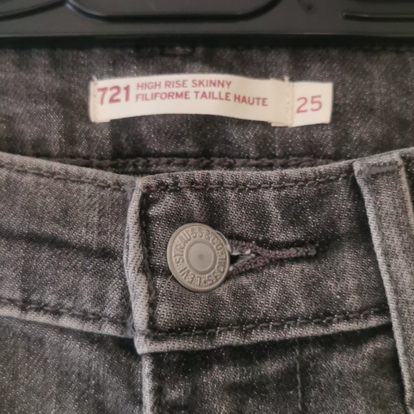 Levi's 721 Distress Jeans, Size 25 - Picture 4 of 4